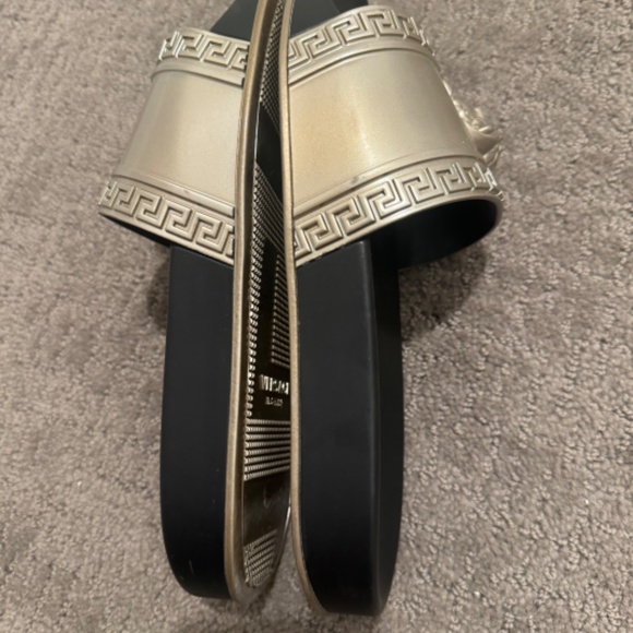 Versace metallic Palazzo Medusa pool slides sandals size 39.5 great condition - Picture 4 of 6